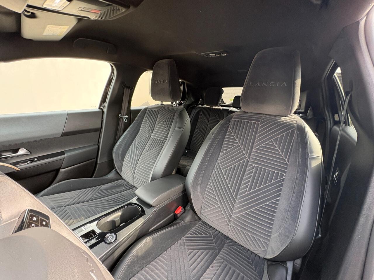 NUOVA Lancia Ypsilon Hybrid e-DCT LX AUTOMATIC KM CERTIFICATI