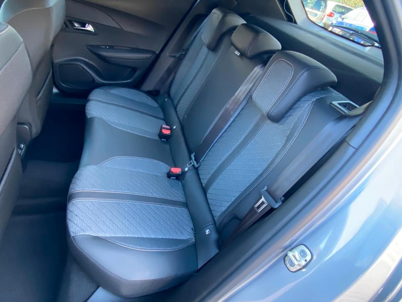 Peugeot 2008 PureTech 100 S&S Allure ''KmZero''