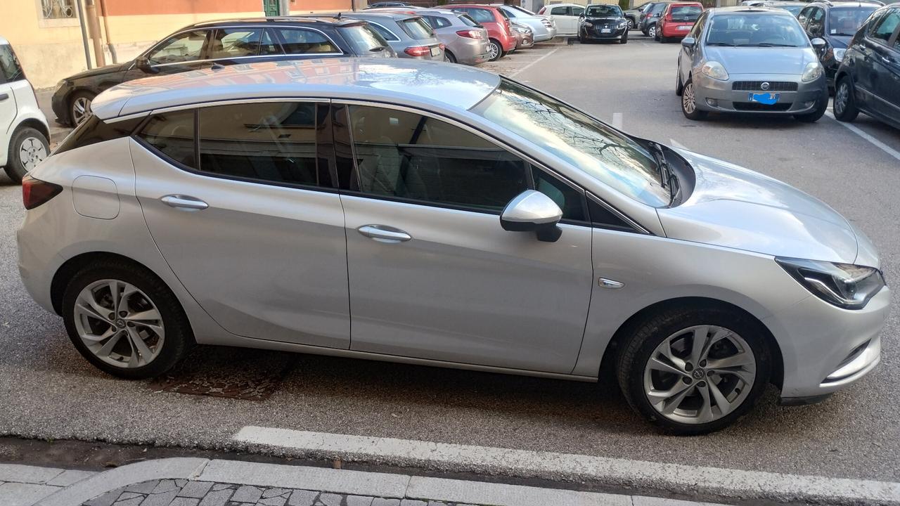 Opel Astra 1.6 CDTi 136CV Start&Stop 5 porte Dynamic NEOPATENTATI