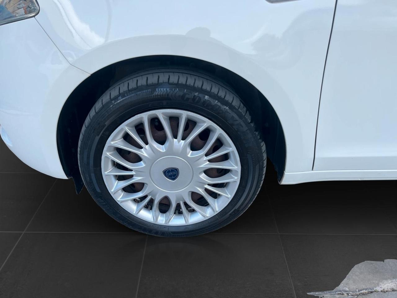 Lancia Ypsilon 1.3 MJT 95cv Gold NEOPATENTATI