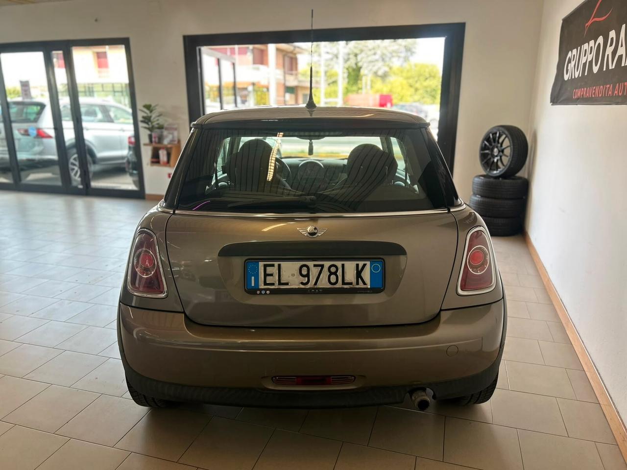 Mini 1.6 16V One (72kW)