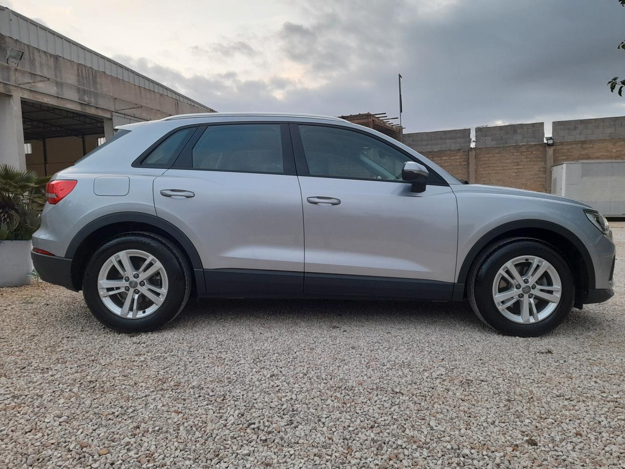 Audi Q3 35 TDI S tronic Business Advanced