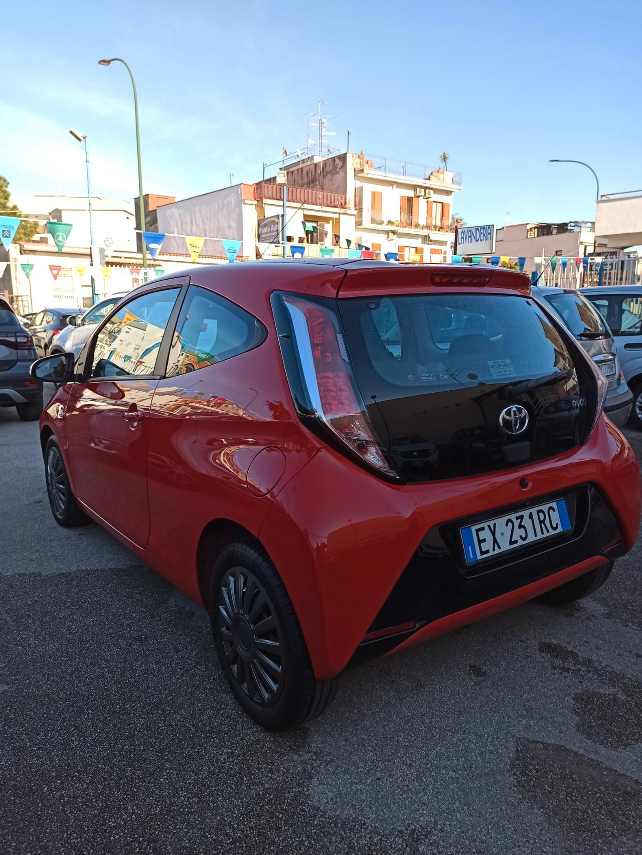 Toyota Aygo 1.0 VVT-i 69 CV 3 porte x-clusiv