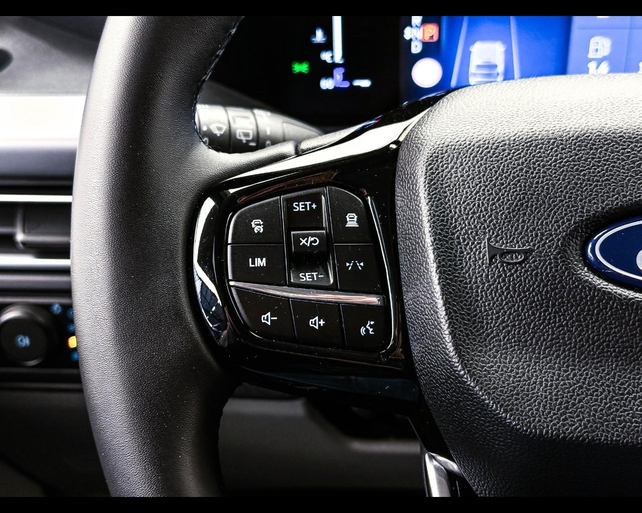 FORD Tourneo Custom 2ªs - Tourneo Custom 320 2.0 EcoBlue 170CV au