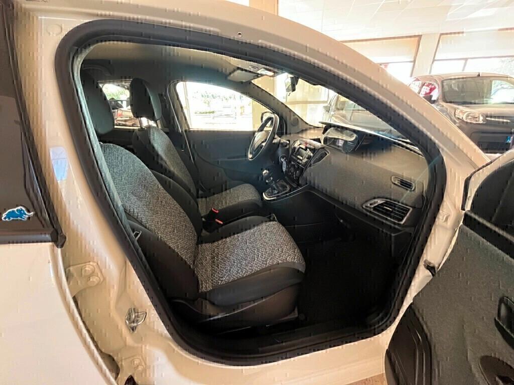 Lancia Ypsilon 0.9 TwinAir 85 Cv 5p Ecochic Metano Adatta per Neopatentati