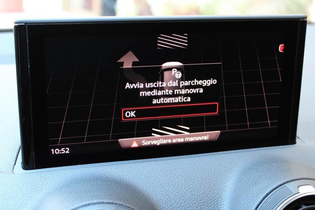 AUDI Q2 2.0 TDI s-tronic Admired *V. Cockpit