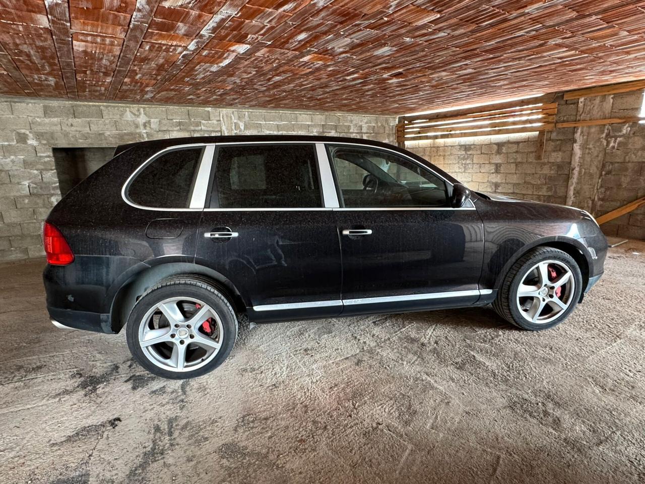 PORSCHE CAYENNE TURBO PRIMA SERIE-500 CV