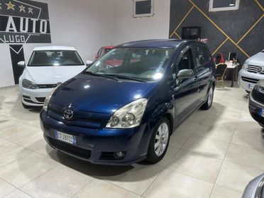 TOYOTA - Corolla - Verso 2.2 16V D-4D Sol