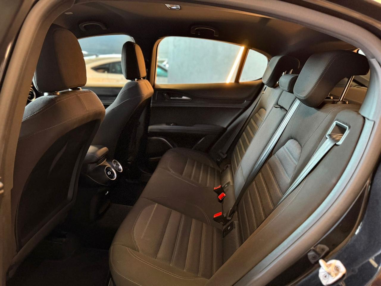 Alfa Romeo Stelvio 2.2 Turbodiesel 160 CV AT8 RWD Business