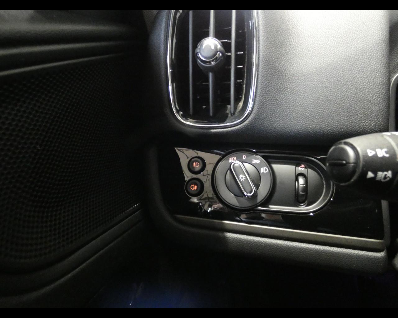 MINI Mini Countrym.(F60) - Mini 1.5 Cooper Business Countryman