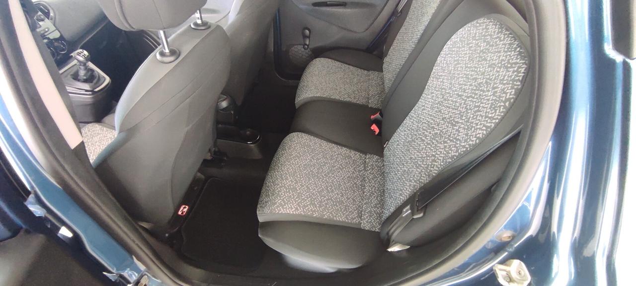 Lancia Ypsilon 1.0 FireFly 5 porte S&S Hybrid Silver