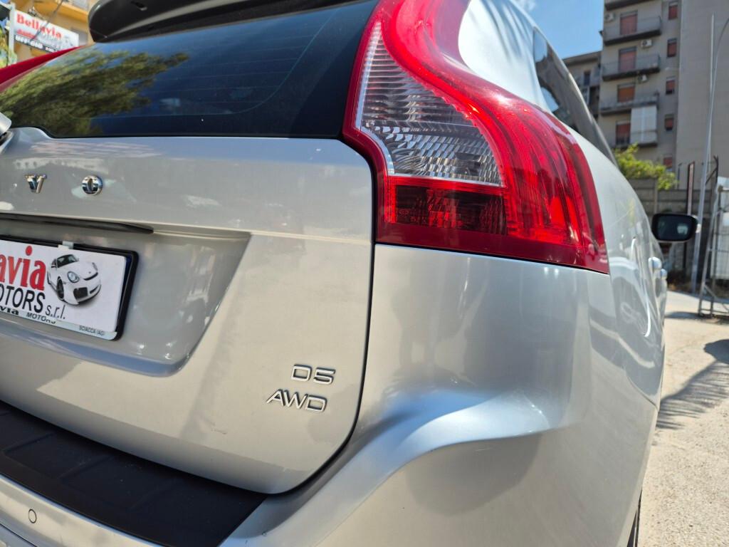 Volvo XC60 D5 AWD 205cv Geartronic Momentum