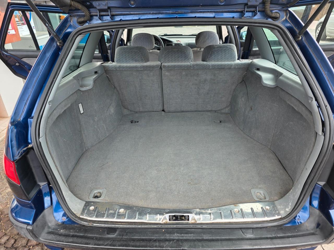 Peugeot 406 1.8i 16V cat S.W. con 127.000km Neopatentati ok