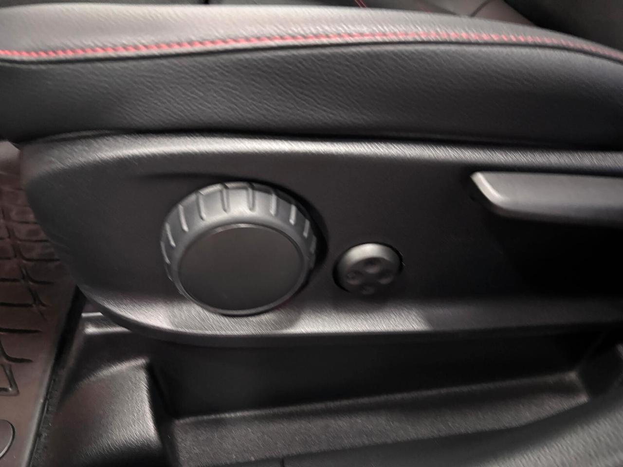 MERCEDES-BENZ GLA 200D PREMIUM AMG LINE TETTO-NAVI-LED