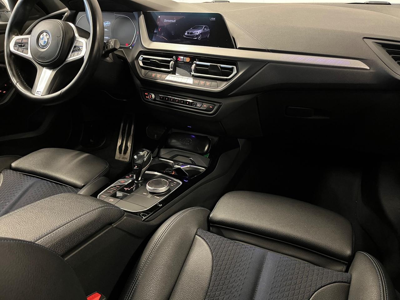 Bmw 118 118d 5p. Msport