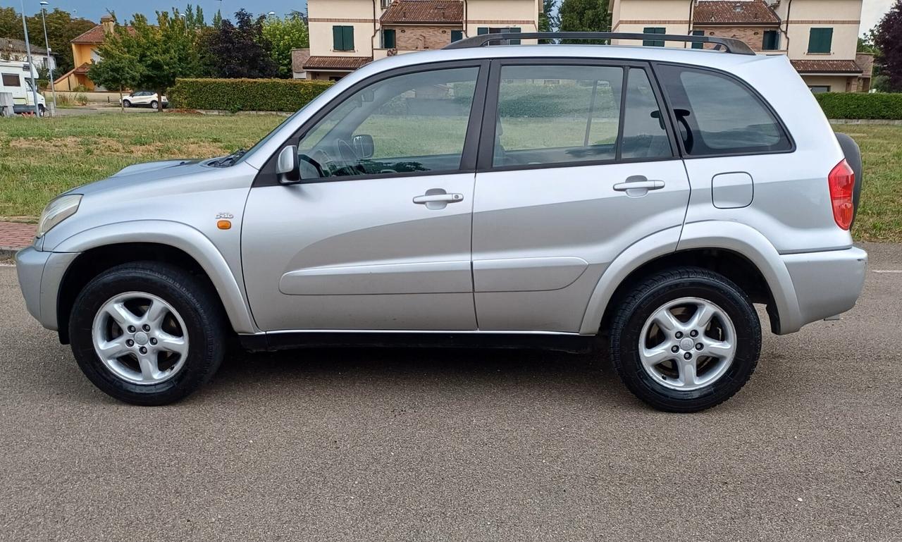 Toyota RAV 4 RAV4 2.0 Tdi D-4D cat 5 porte Sol
