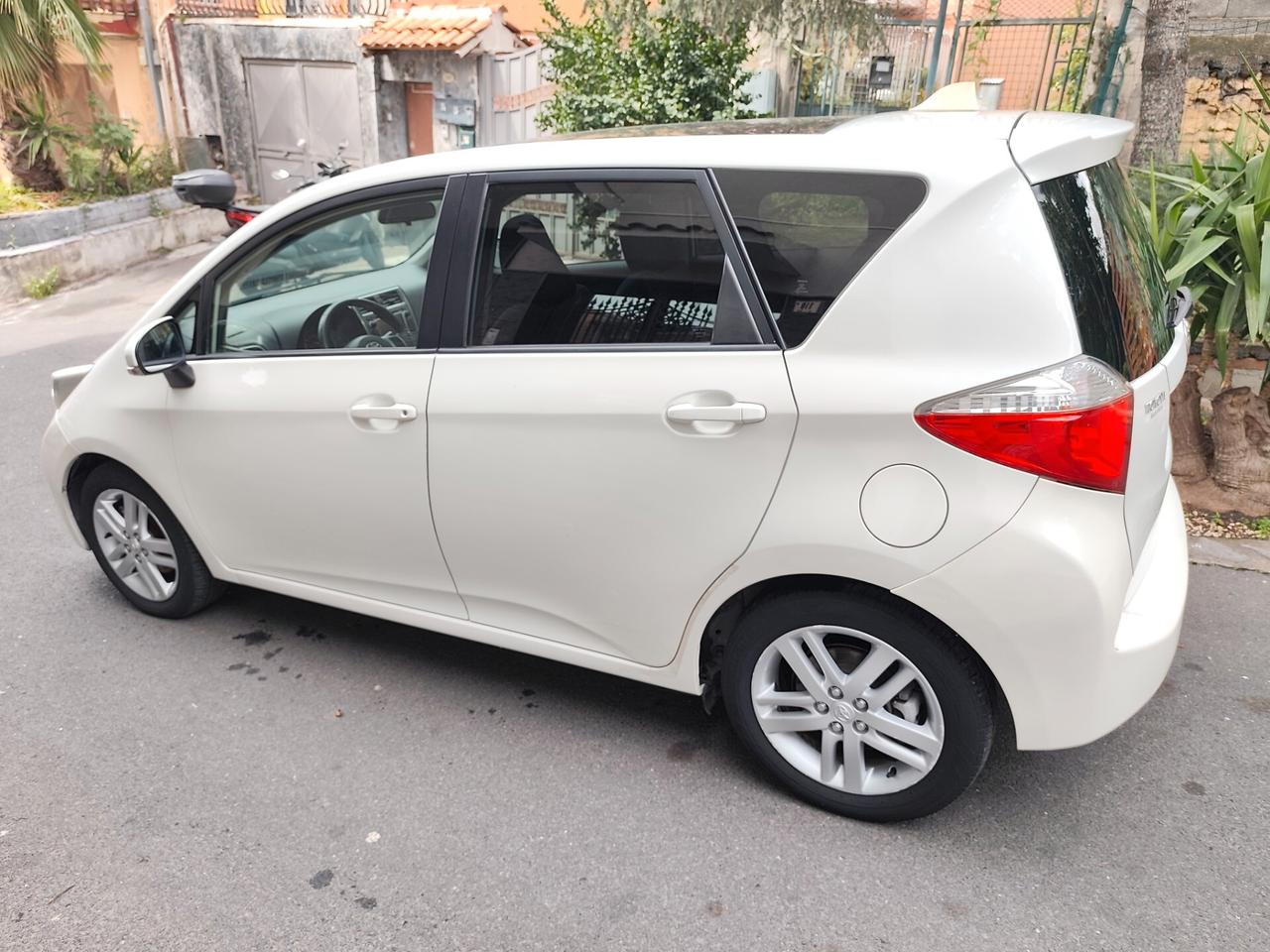 Toyota Verso-S 1.3 Full Optional 2012