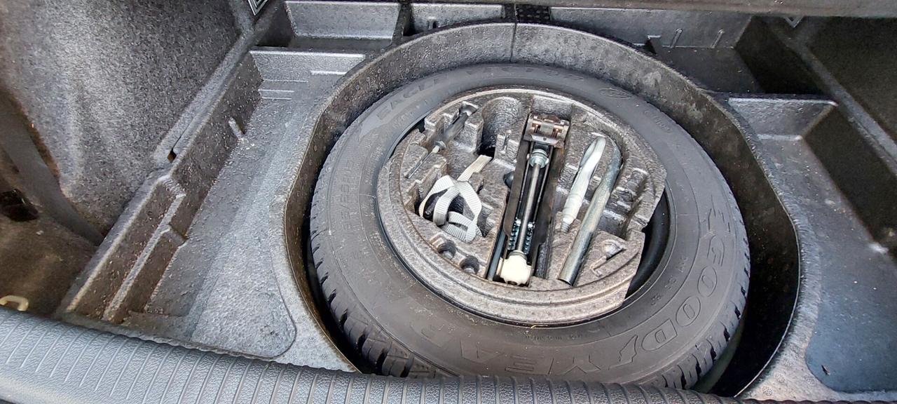 GOLF 1,9 TURBODIESEL 105 CV X NEOPATENTATI COMFORTLINE LEGA GOMME NUOVE IMPECCABILE