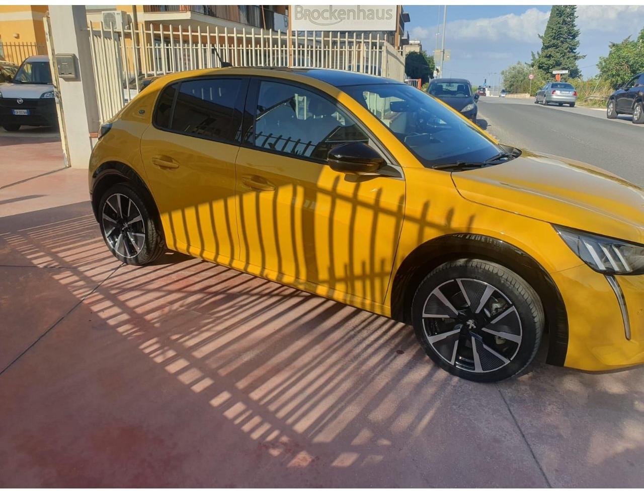 Peugeot 208 motore elettrico 136 CV 5 porte GT Line