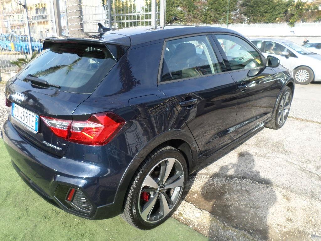 Audi A1 citycarver 30 TFSI S tronic Identity Contrast