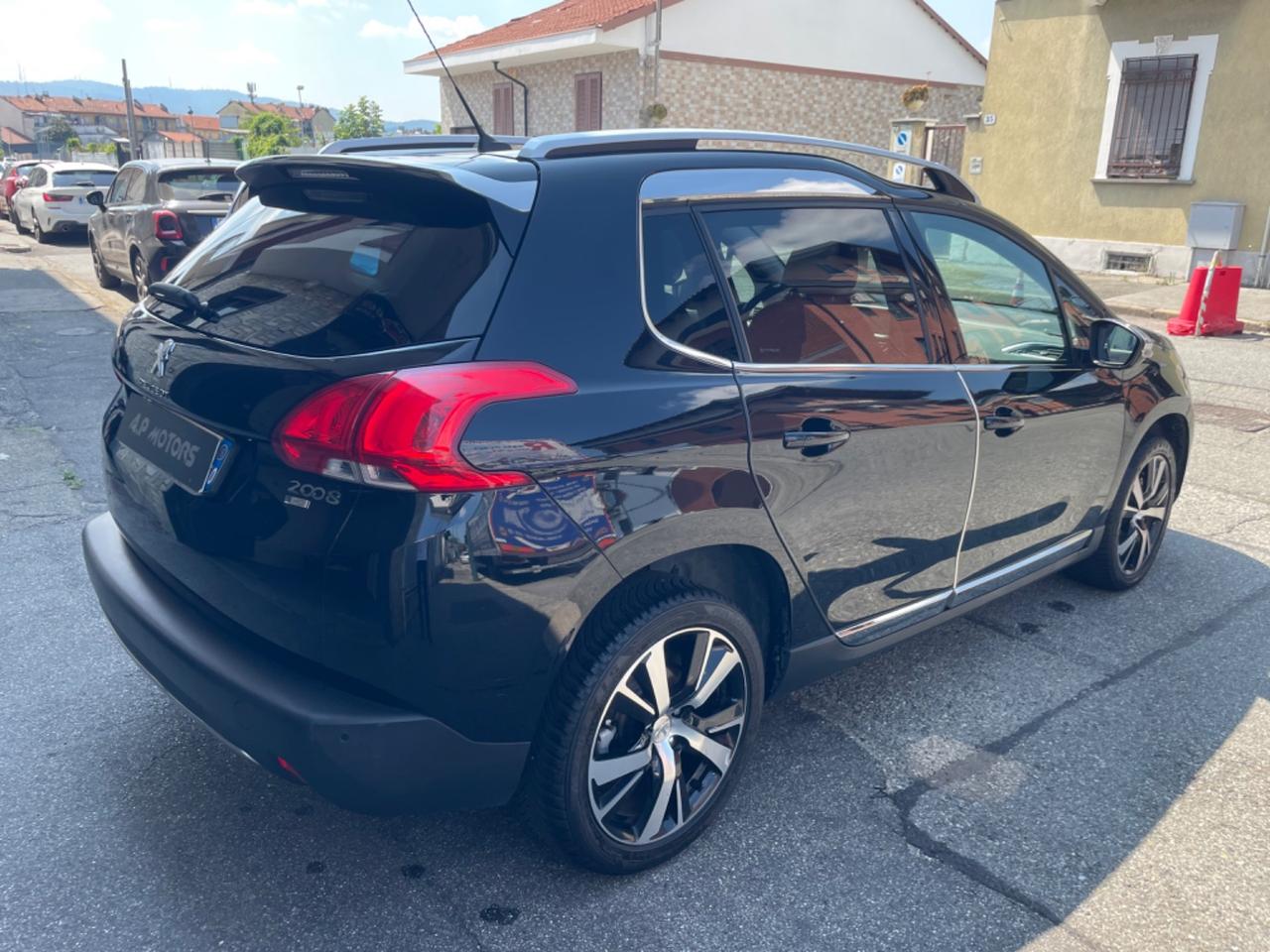 Peugeot 2008 1.6 e-HDi 115 CV Stop&Start Féline