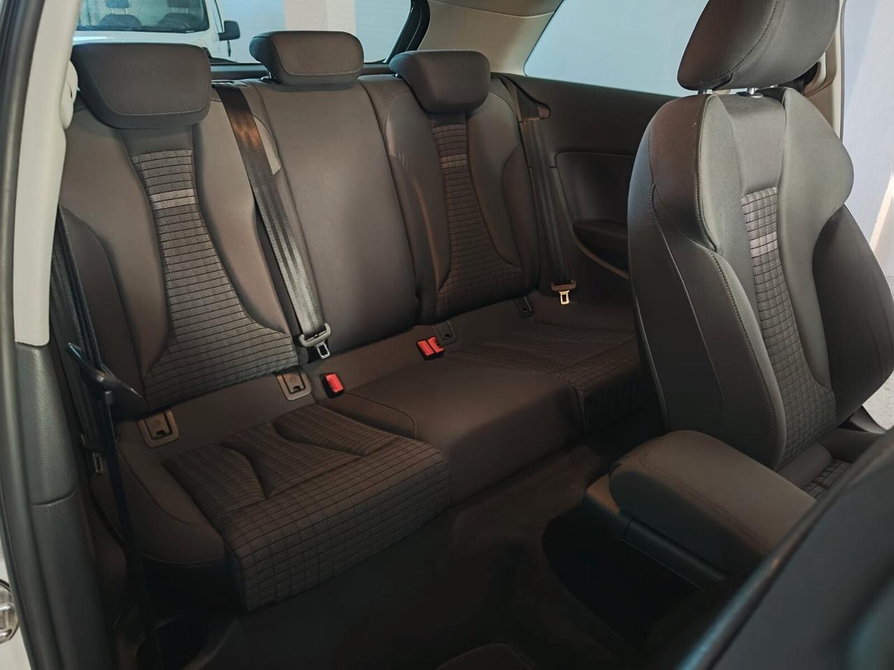 Audi A3 1.6 TDI 105 CV CR Ambition