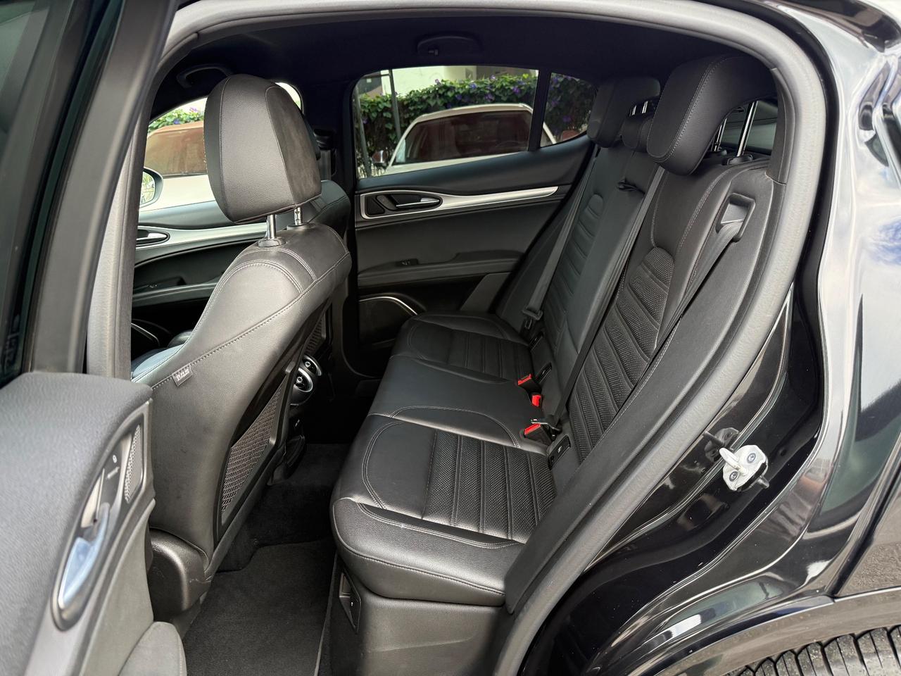 Alfa Romeo Stelvio 210 CV AT8 Q4 Veloce 2021