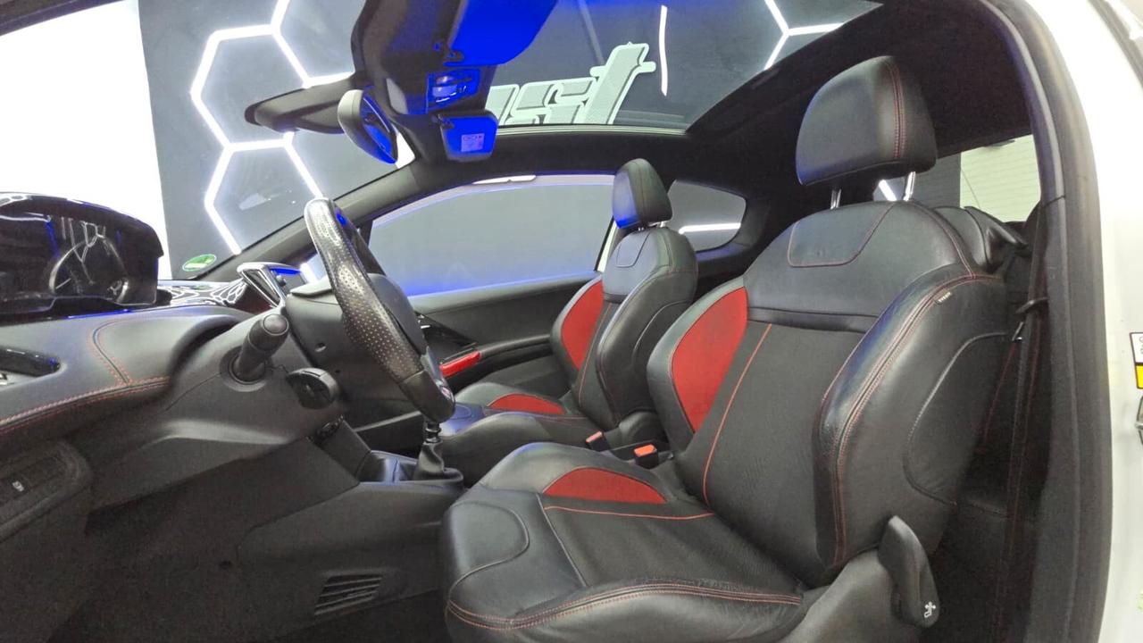 Peugeot 208 1.6 THP 200 CV 3 porte GTi
