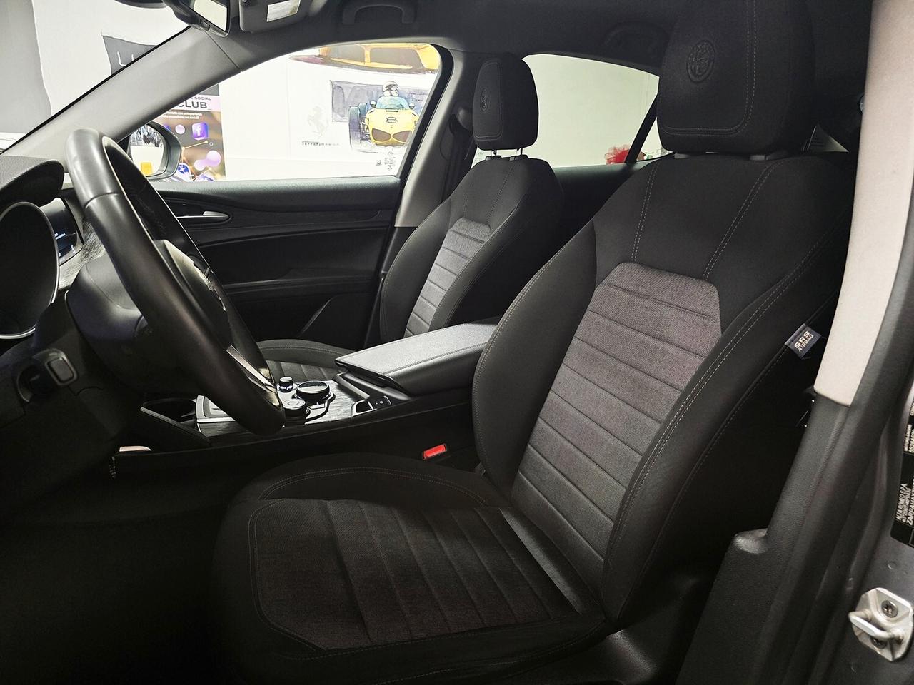 Alfa Romeo Stelvio 2.2T EXECUTIVE Q4 190CV 4X4_KEYLESS_SERVICE BOOK