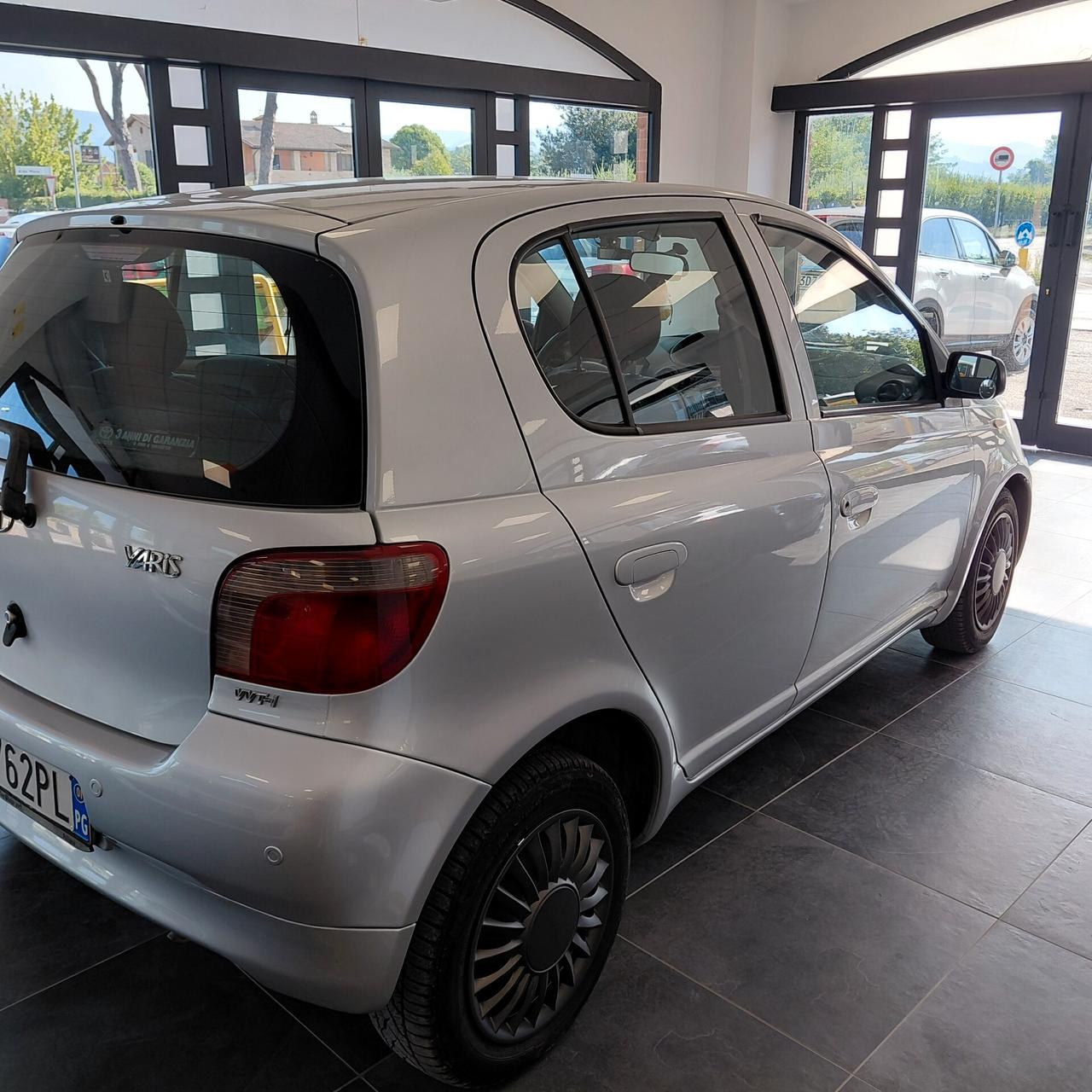 TOYOTA YARIS ANNO 2001 BZ 1.0 ADATTA NEOPATENTATI KM 220 MILA
