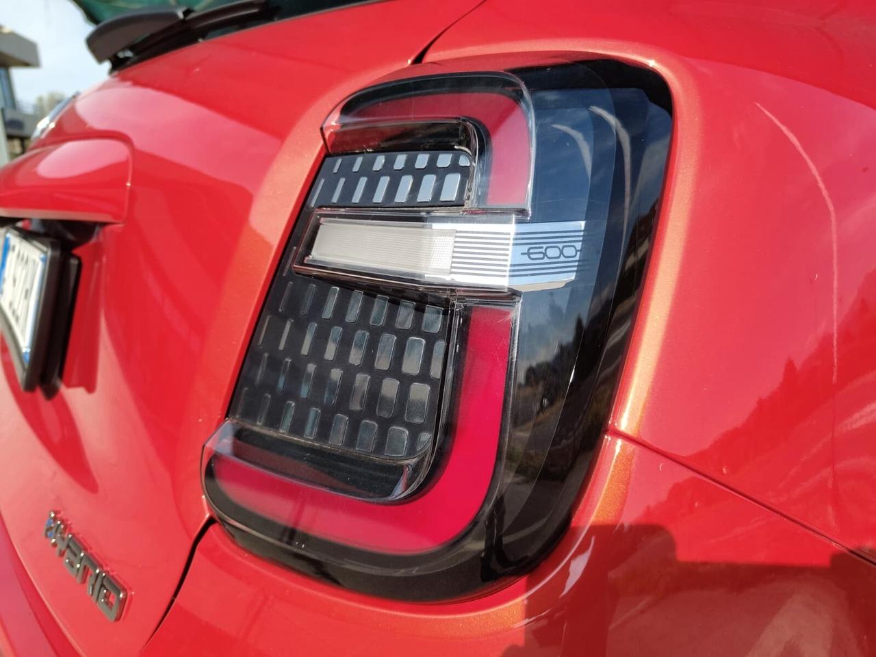 Fiat 600 Hybrid 1.2 100 CV La Prima