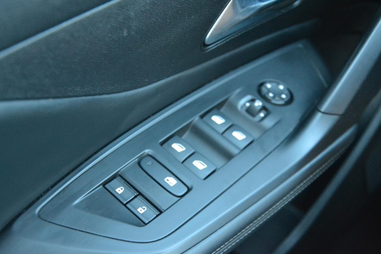 Peugeot 308 1.5 BLUEHDI 130CV EAT8UNIPRO' FATTURABILEPREZZO SENZA VINCOLIGARANZIA 12 MESI️