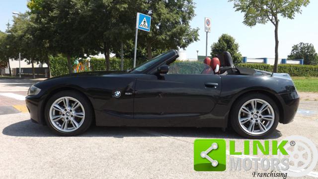 BMW Z4 ( E85 ) 2.2i roadster con interni in pelle rossa