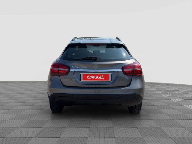 MERCEDES-BENZ CLA sse GLA GLA 200 d Automatic Business
