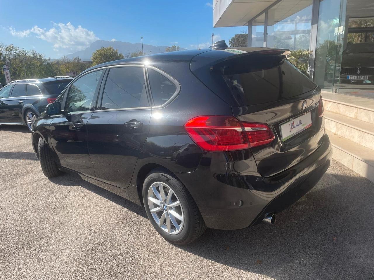 Bmw 2er Active Tourer 218d Luxury AUTOM.