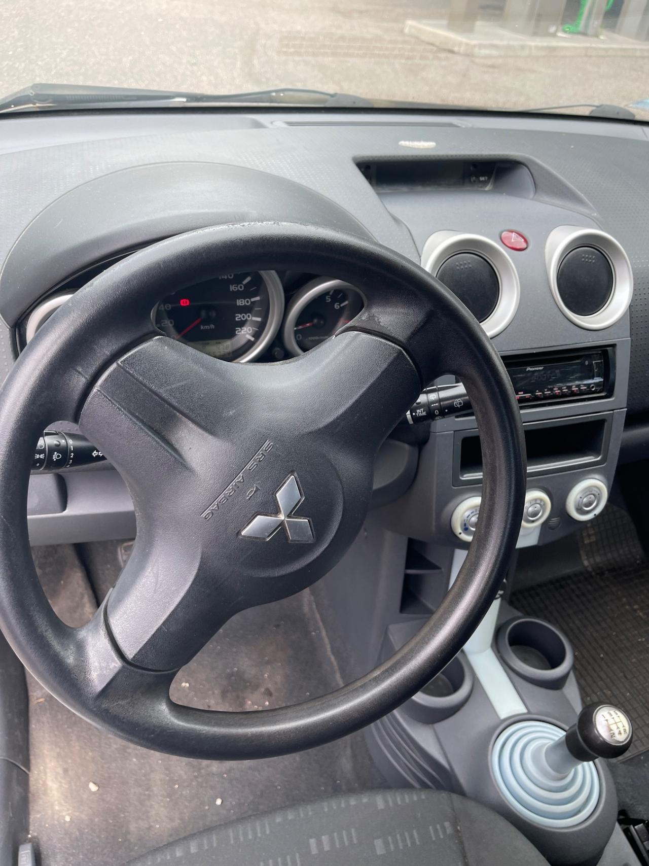 Mitsubishi Colt 1.1 12V 3p. SPORT SI NEOPATENTATI