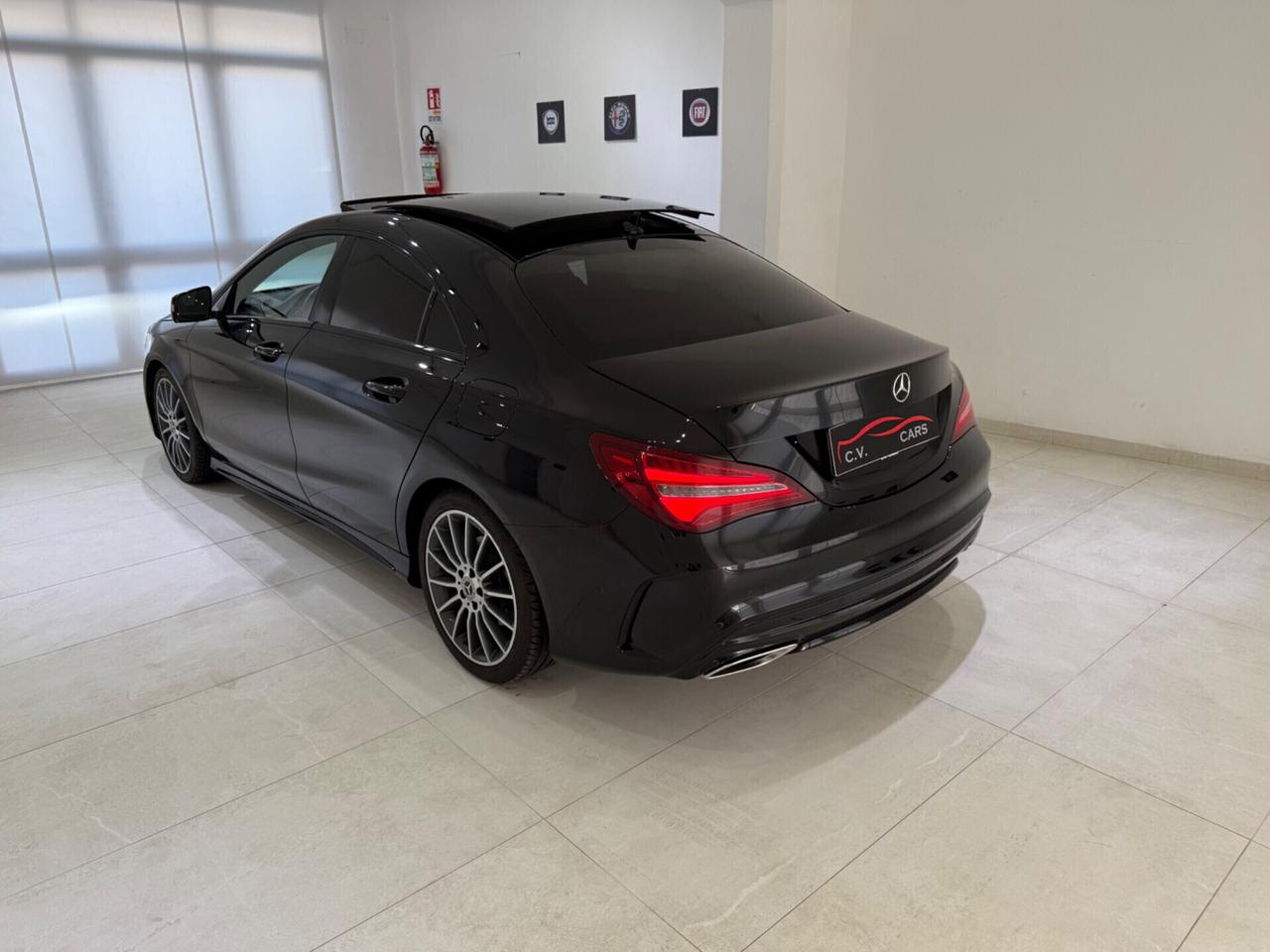 CLA 220 D AUTOMATIC PREMIUM TOTAL BLACK