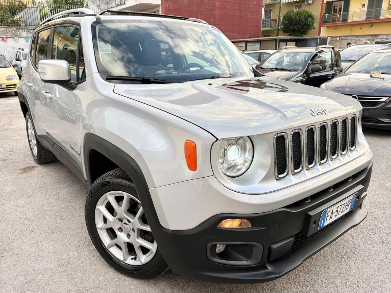 Jeep Renegade 4x4 tetto apribile gancio traino