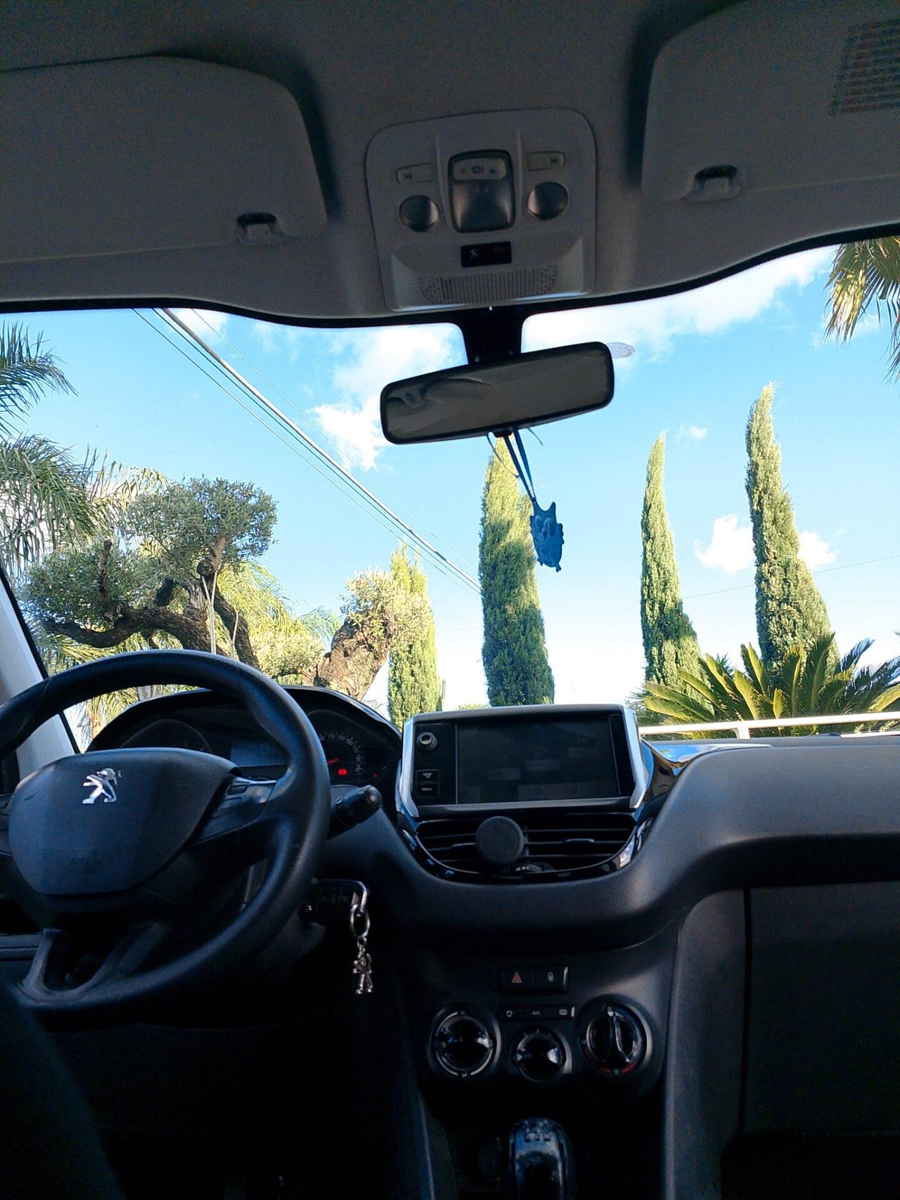 Peugeot 208 1.4 HDi 68 CV 5 porte Allure