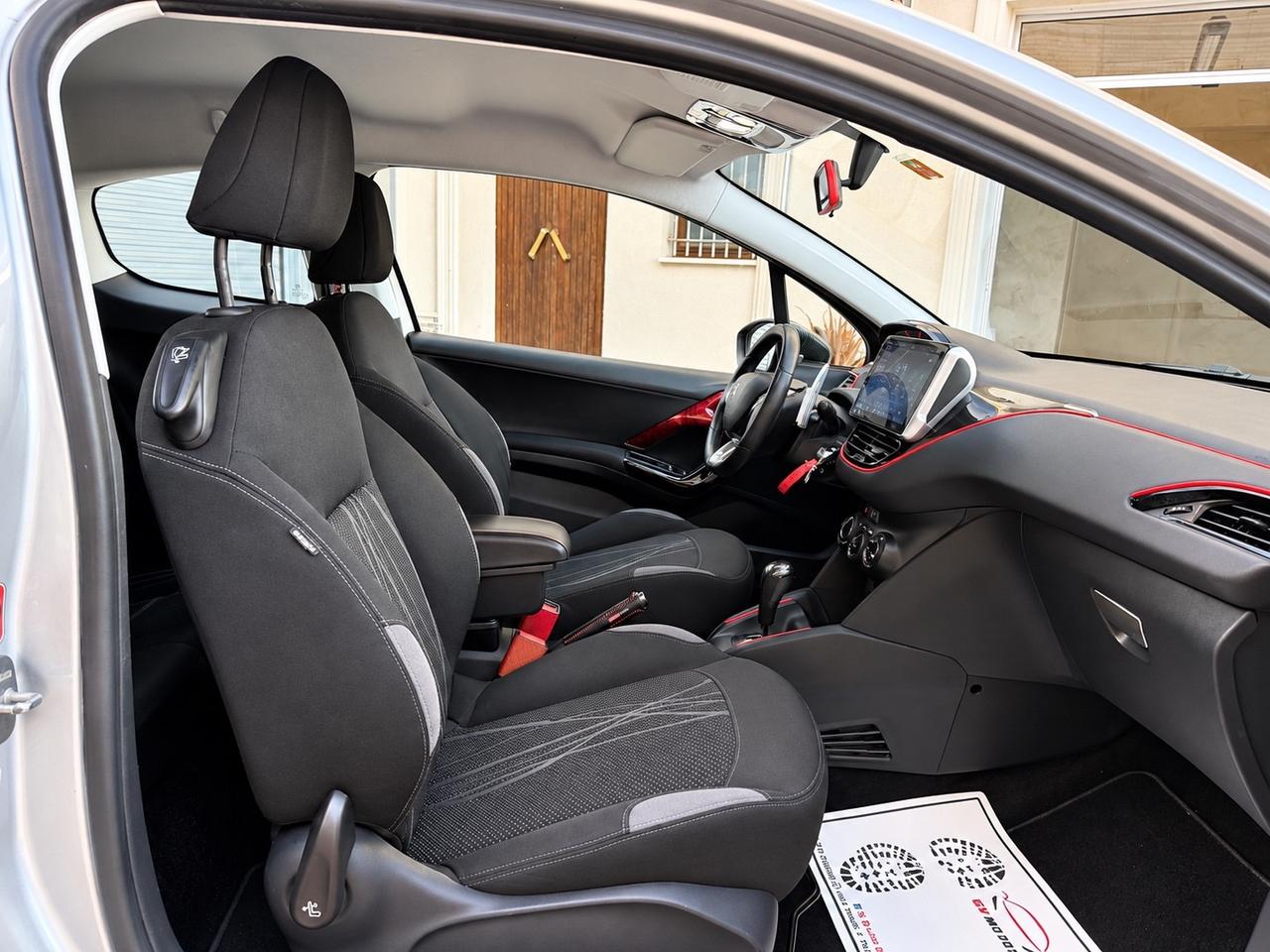Peugeot 208 1.4 e-HDi 68 CV - CAMBIO AUTOMATICO