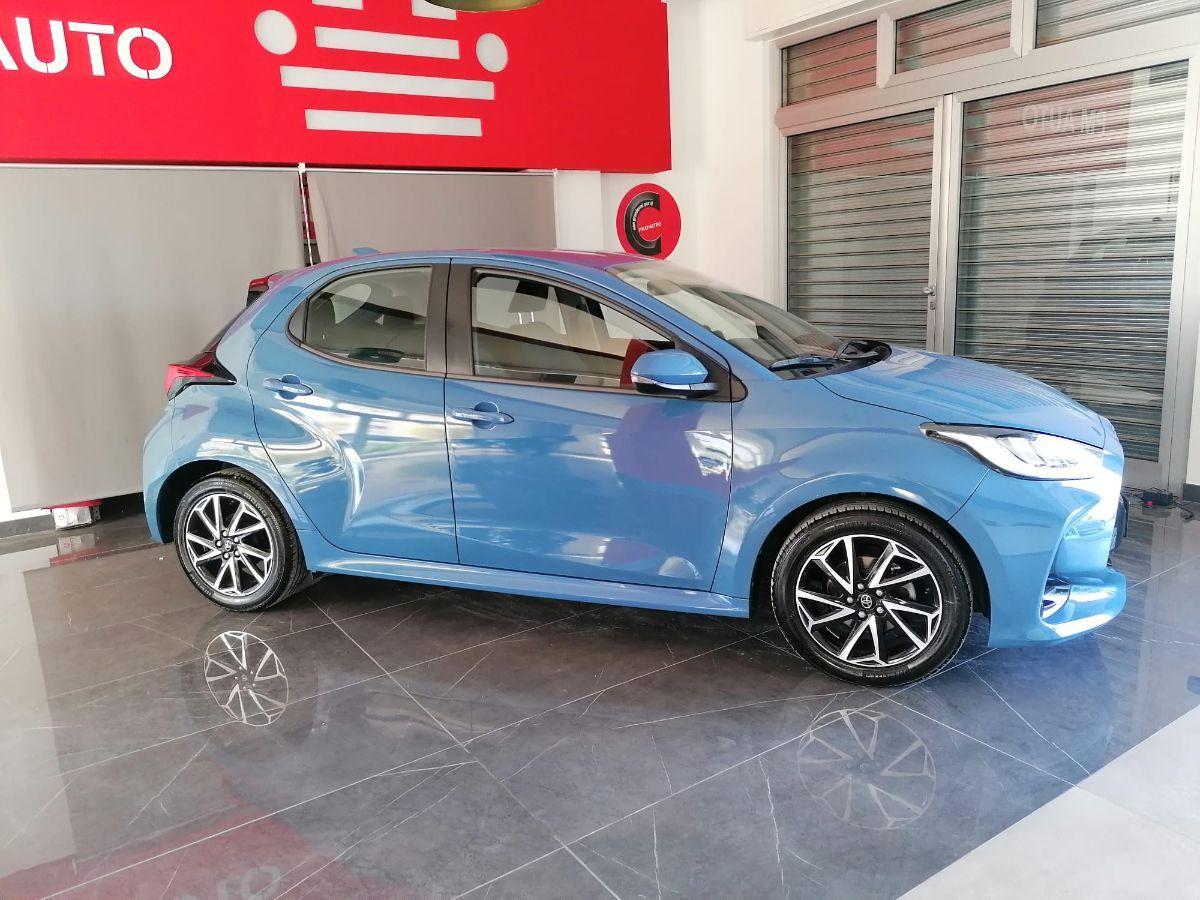 TOYOTA - Yaris - 1.0 5p. Trend "Platinum Edition"