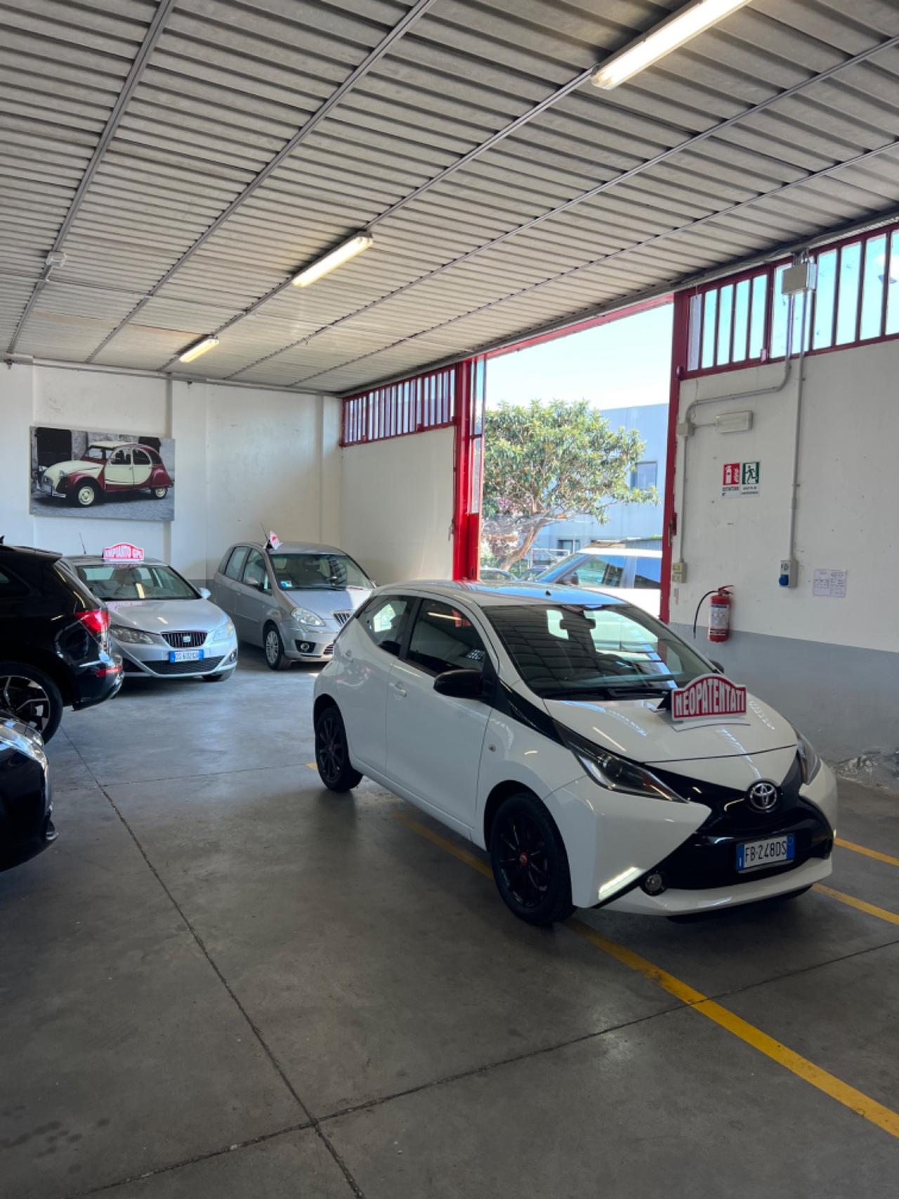 Toyota Aygo 1.0 VVT-i 69 CV 5 porte x-cite MMT