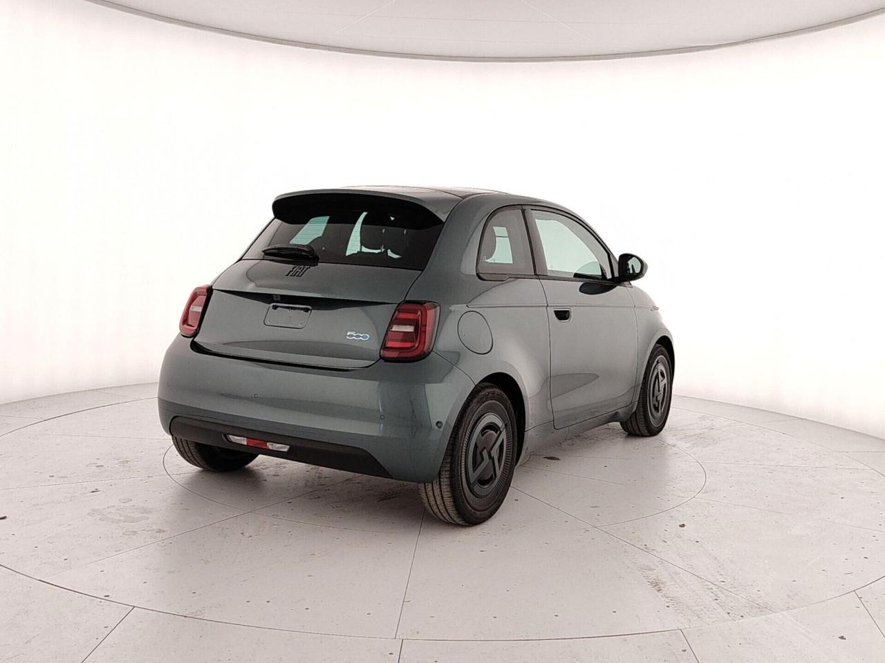 Fiat 500e Berlina 42 kWh Giorgio Armani