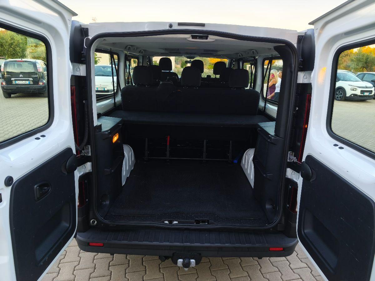 OPEL VIVARO 9 POSTI PASSO LUNGO + GANCIO