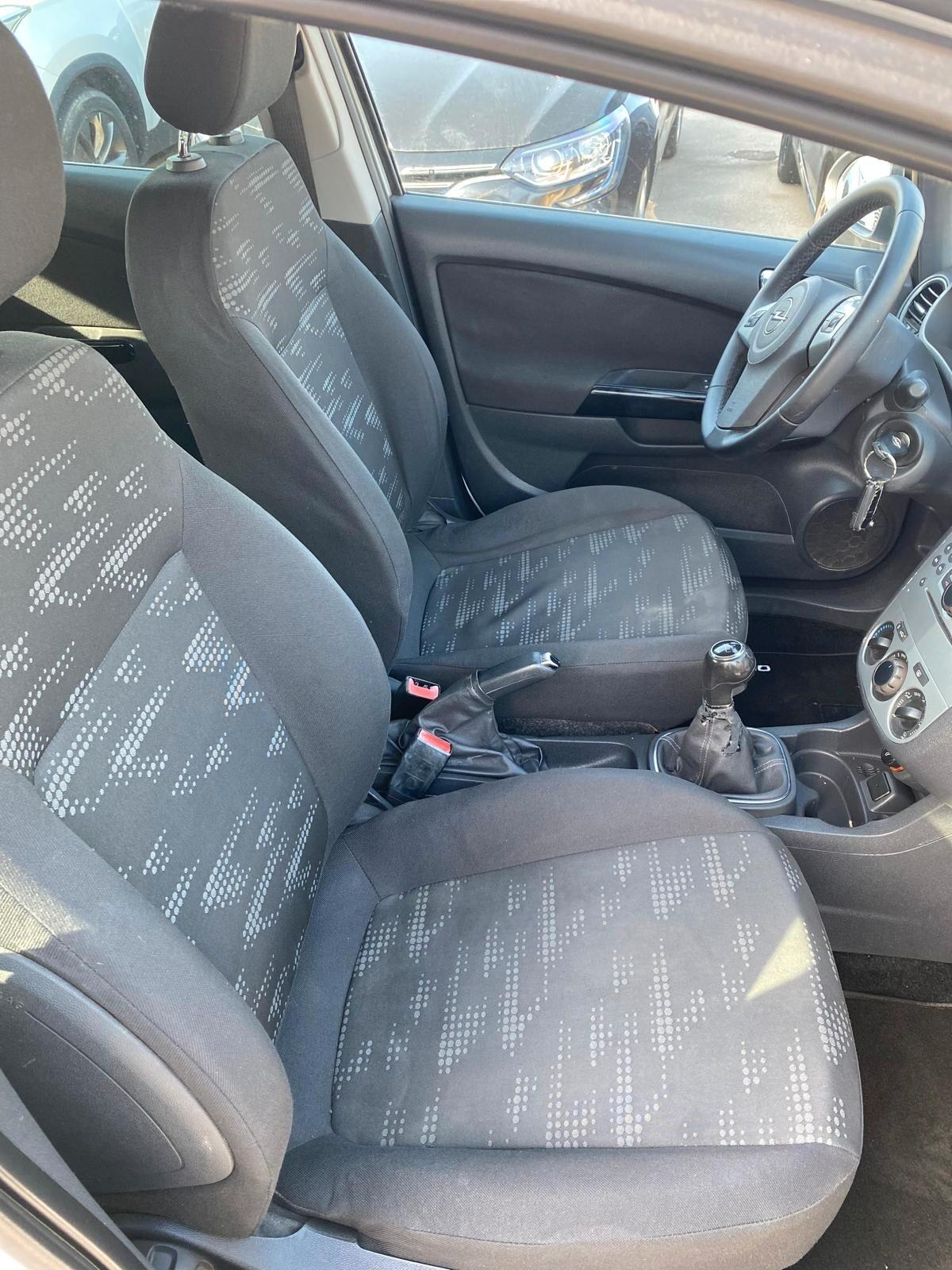 Opel Corsa 1.2 5 porte Cosmo