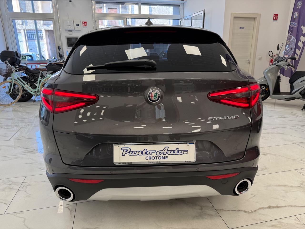 Alfa Romeo Stelvio 2.2 Turbodiesel 160 CV AT8 RWD