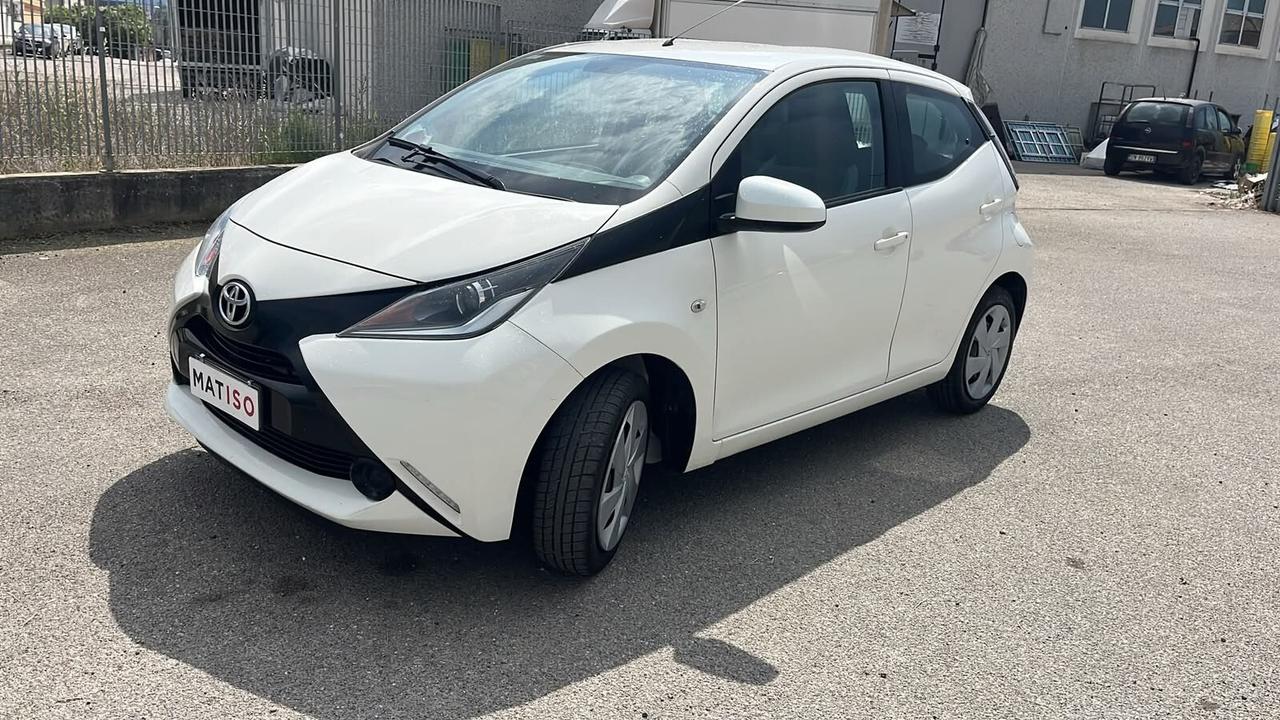 Toyota Aygo 1.0 VVT-i X-BLACK 140000 KM