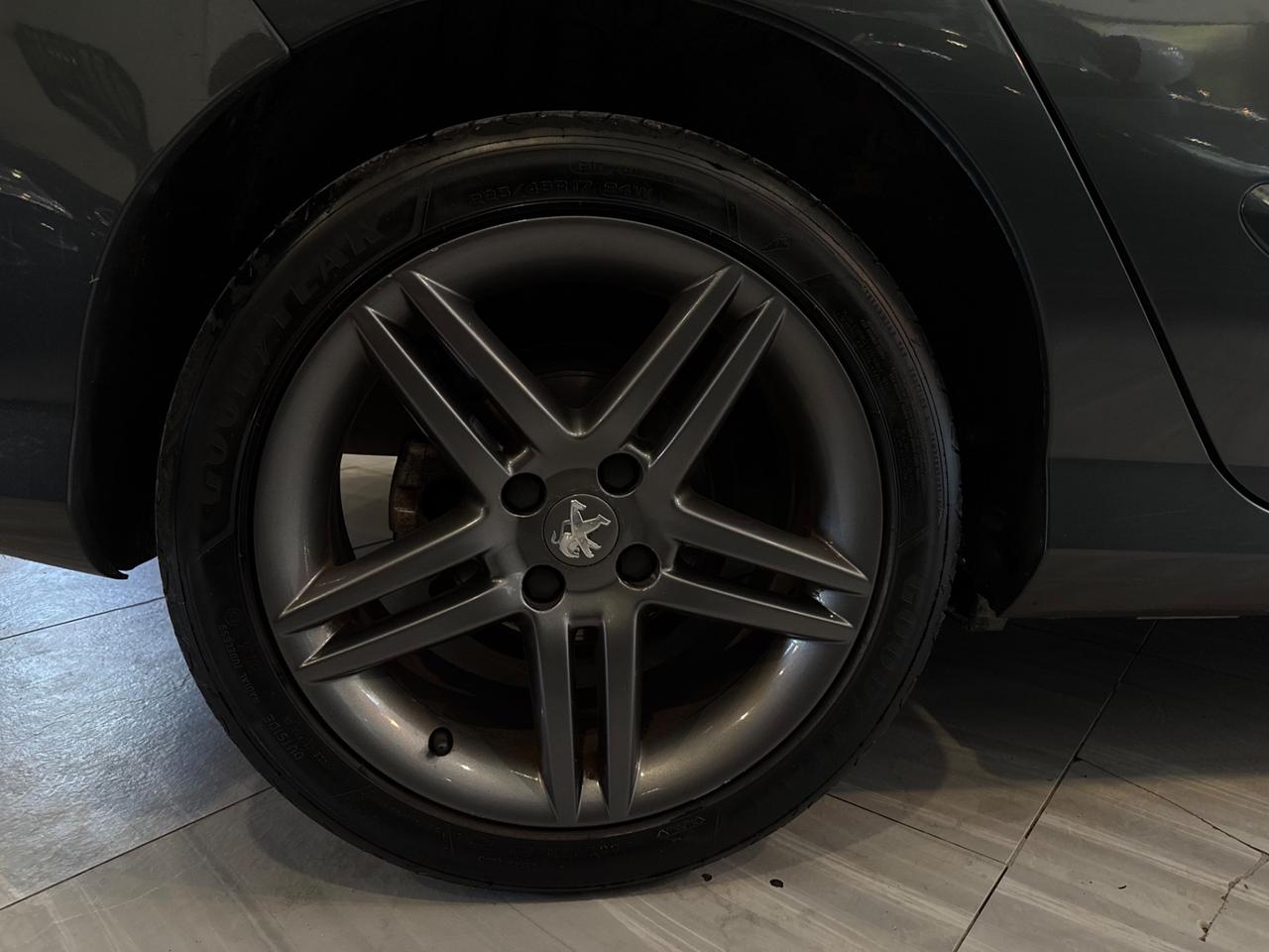 Peugeot 308 1.6 diesel anno 2013 neopatentati
