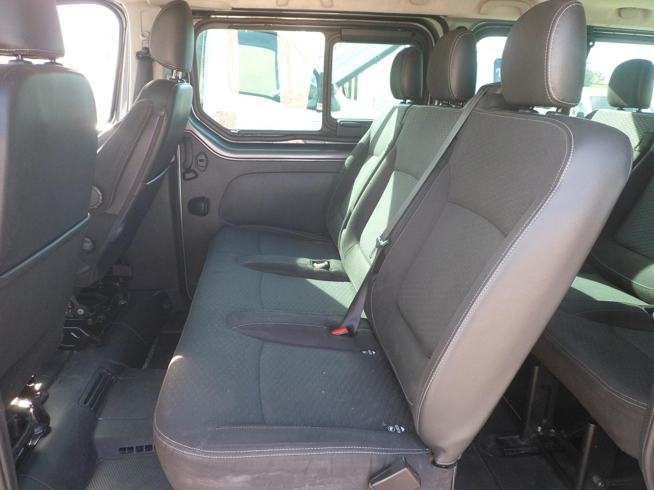 Opel Vivaro 9 posti maxi