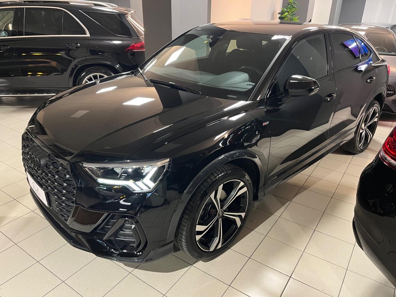 Audi Q3 SPB 35 TDI S-Line TOTAL BLACK!!